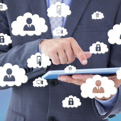 Kradzież tożsamości krok po kroku: jak działają oszuści i gdzie popełniamy błędy