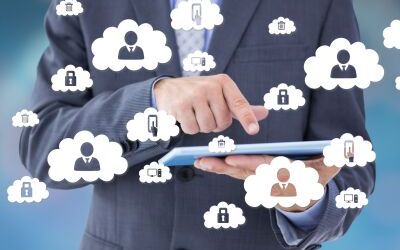 Kradzież tożsamości krok po kroku: jak działają oszuści i gdzie popełniamy błędy